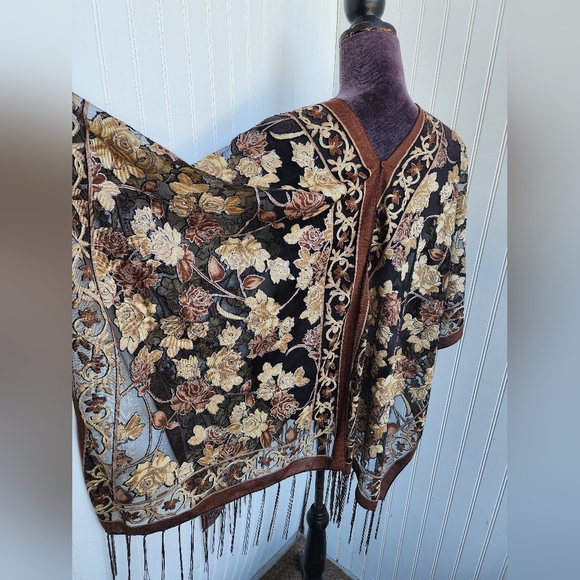Women's Multi-Way Poncho Topper Scarf  Fringe Brown Tan Floral Rose Metallic OS - Picture 8 of 13